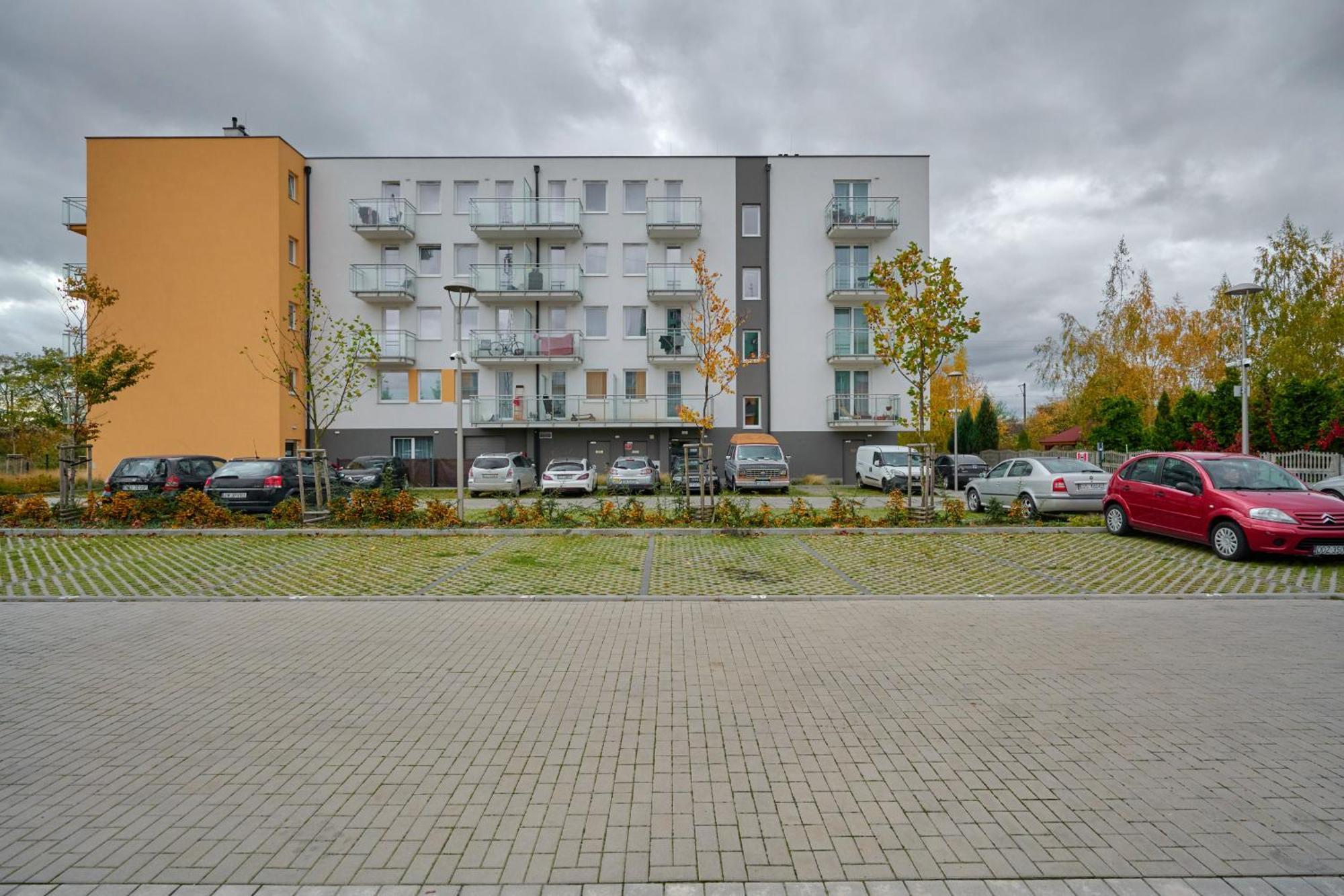 Cozy & Modern Rogowska By Renters